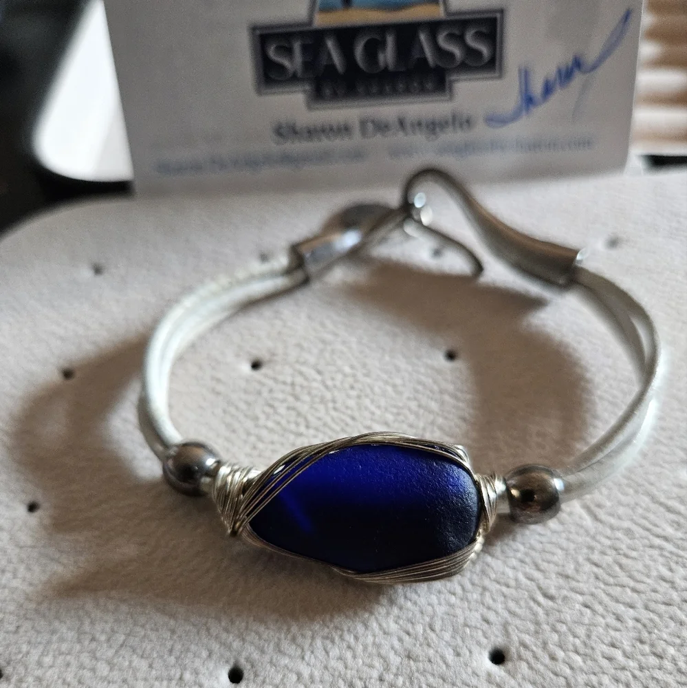 SEA GLASS LEATHER WRAP BRACELET BY SHARON DEANGELO - Picture 4 of 9